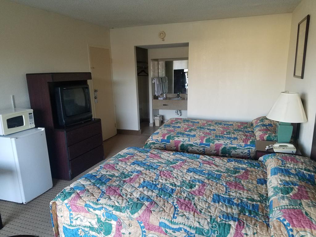 American Inn Skippers/Emporia Area Εξωτερικό φωτογραφία