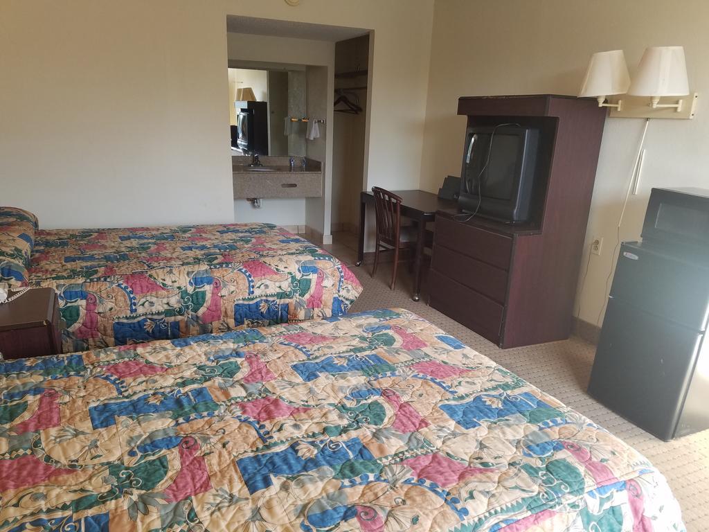 American Inn Skippers/Emporia Area Εξωτερικό φωτογραφία