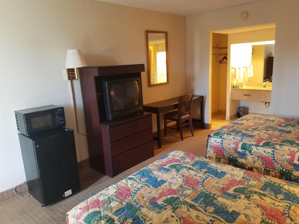 American Inn Skippers/Emporia Area Εξωτερικό φωτογραφία
